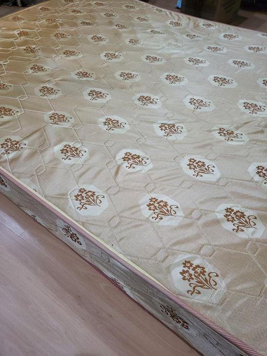 Продам матрас б /у
