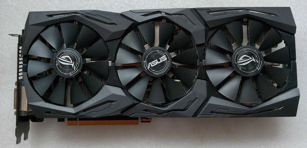 Placa video ASUS  RX 580 ROG STRIX GAMING O8G 8GB GDDR5 256-bit
