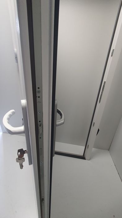 Usa de termopan lemn+aluminium exterior de calitate premium