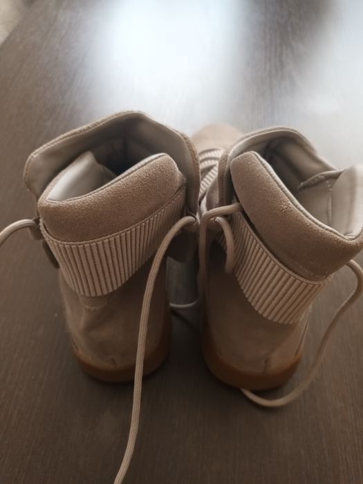 2 perechi de adidași