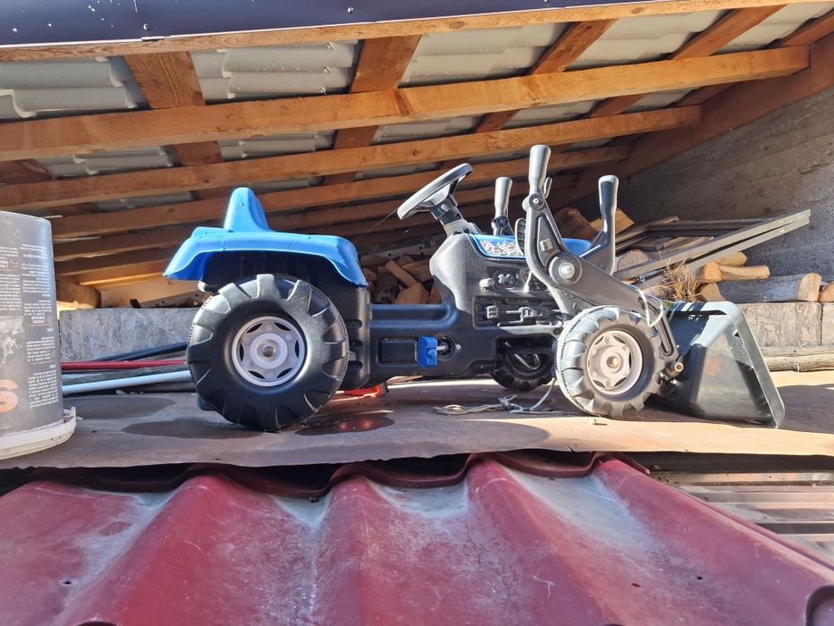 Tractor cu pedale