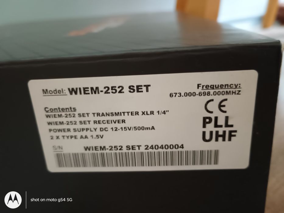 Пълен сет безжична In-Ear мониторна система HED,,с твърд кейс Wiem-252