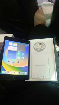 iPad 5 mini ideal holatda