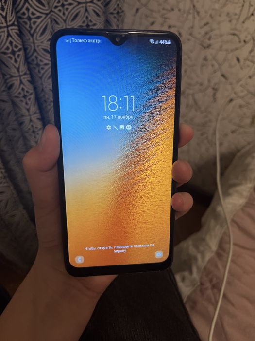 Продам Samsung Galaxy A10