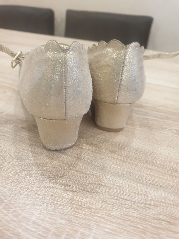 Обувки на ток за момиче, златни N36