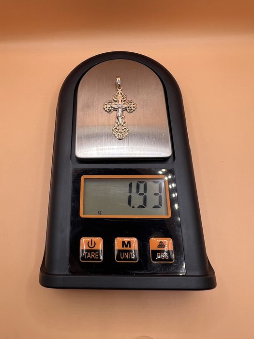 Продам золотой крестик.
