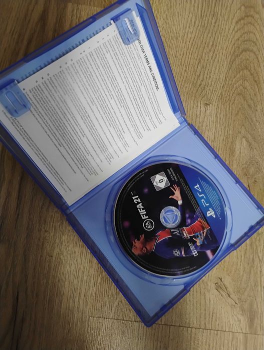 Vând FIFA 21 in stare perfecta,nu îl mai folosesc pentru că am FC 25