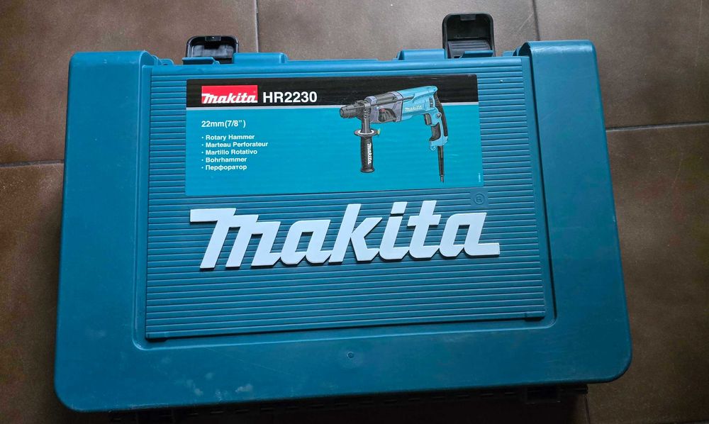 Перфоратор Makita HR2230