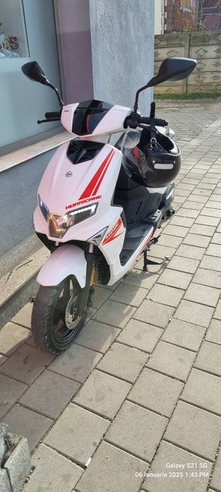Vand scuter (nu vespa,yamaha,aprilia,piaggio)