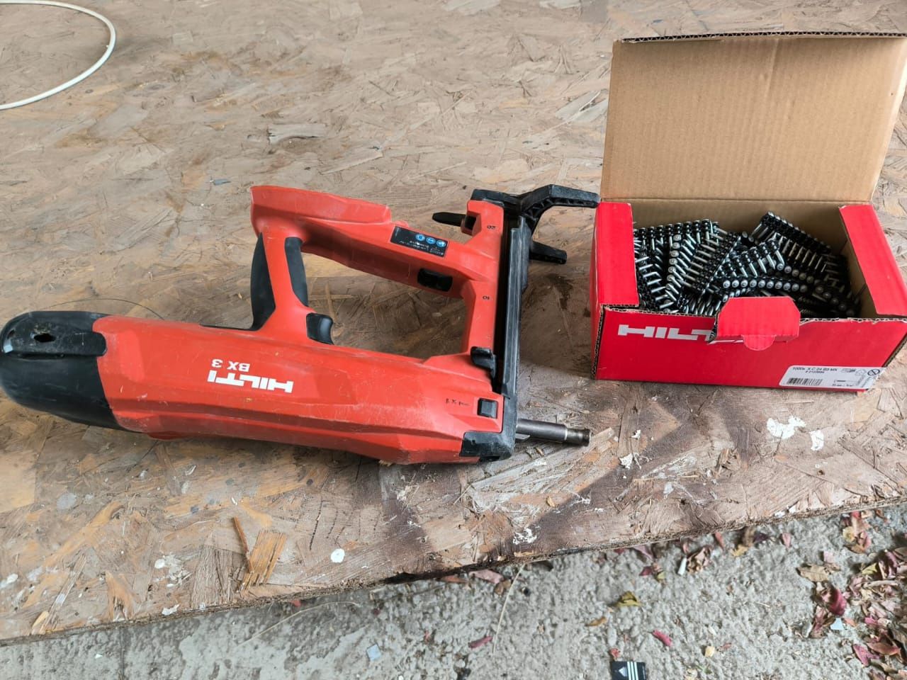 Hilti пистолет монтажный