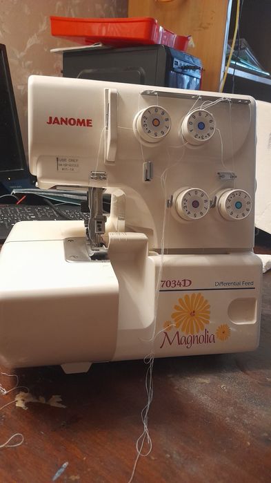 Оверлок Janome 7034D
