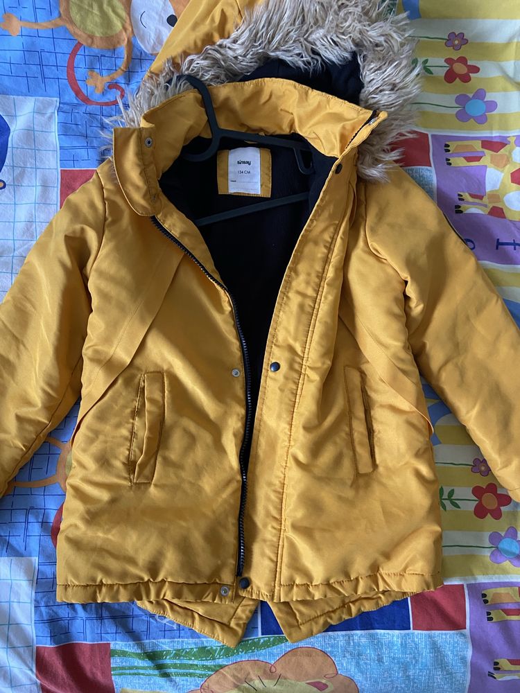 Яке H&M, яке Sinsay момче
