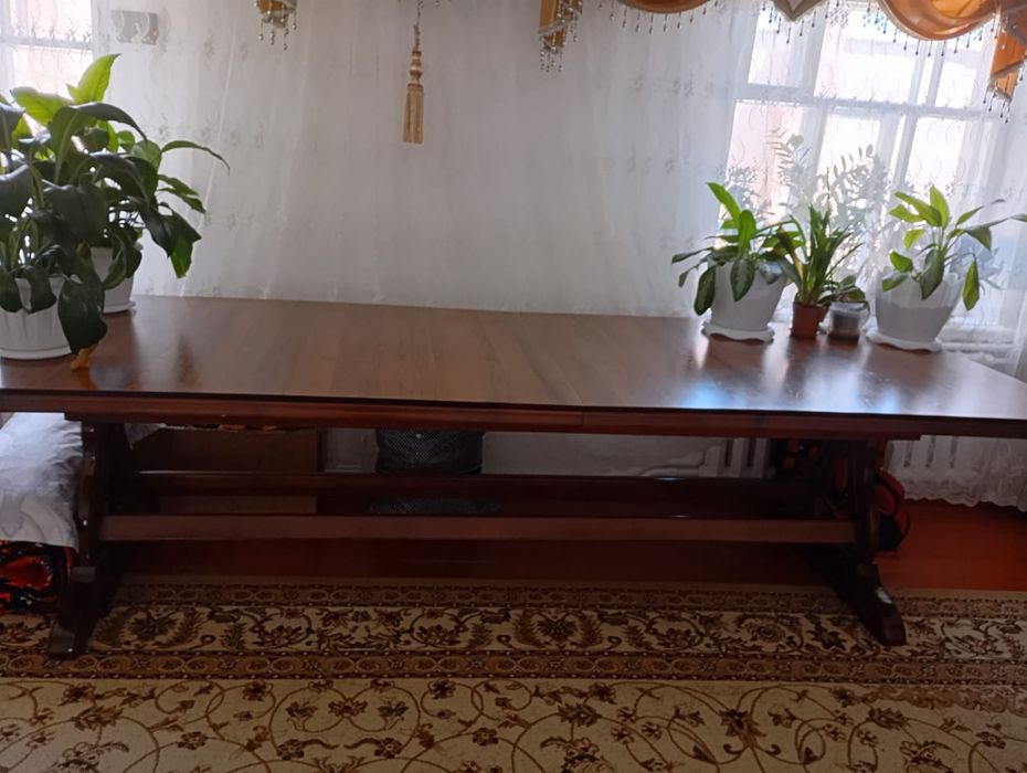 Продается стол за 65 тысяч