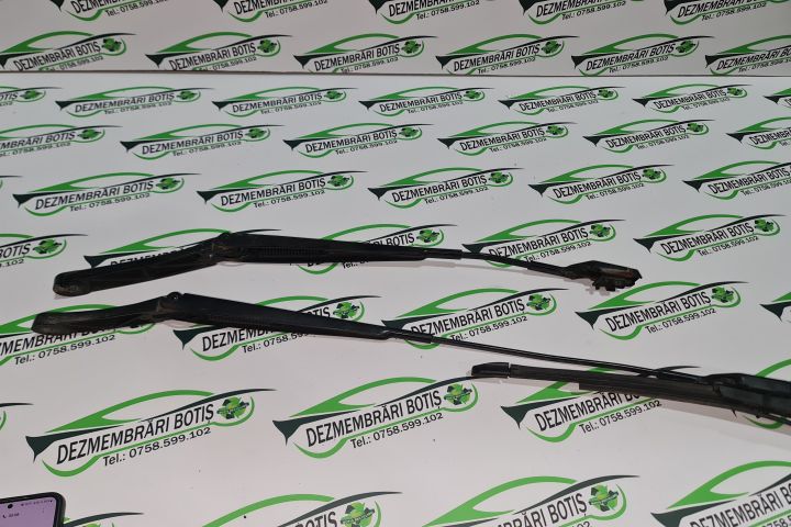 Brat stergator dreapta Volkswagen VW Passat B6