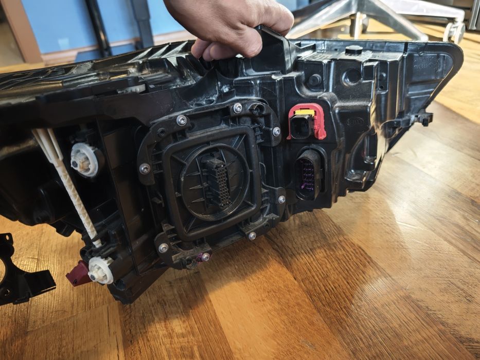 ляв фар audi a6 s6 rs6 c7