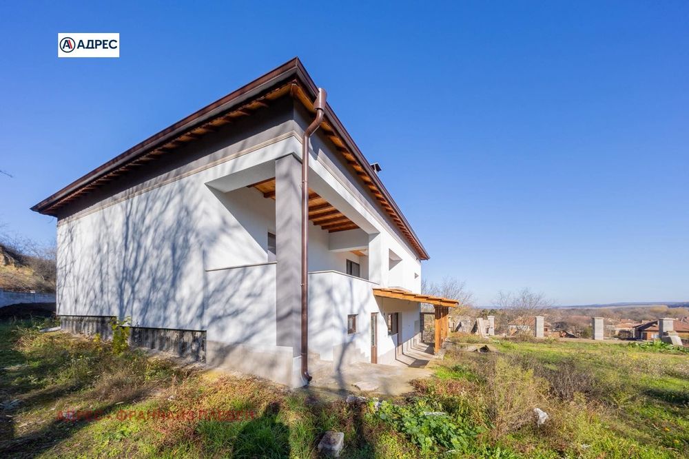 Продава се Къща в с. Комарево, Област Плевен - 165 кв.м за 728 €/кв.м - Снимка #1