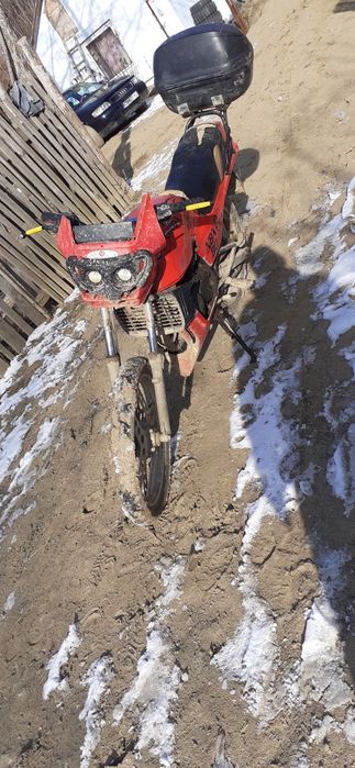 Vând motocicletă Honda sau schimb cu animale