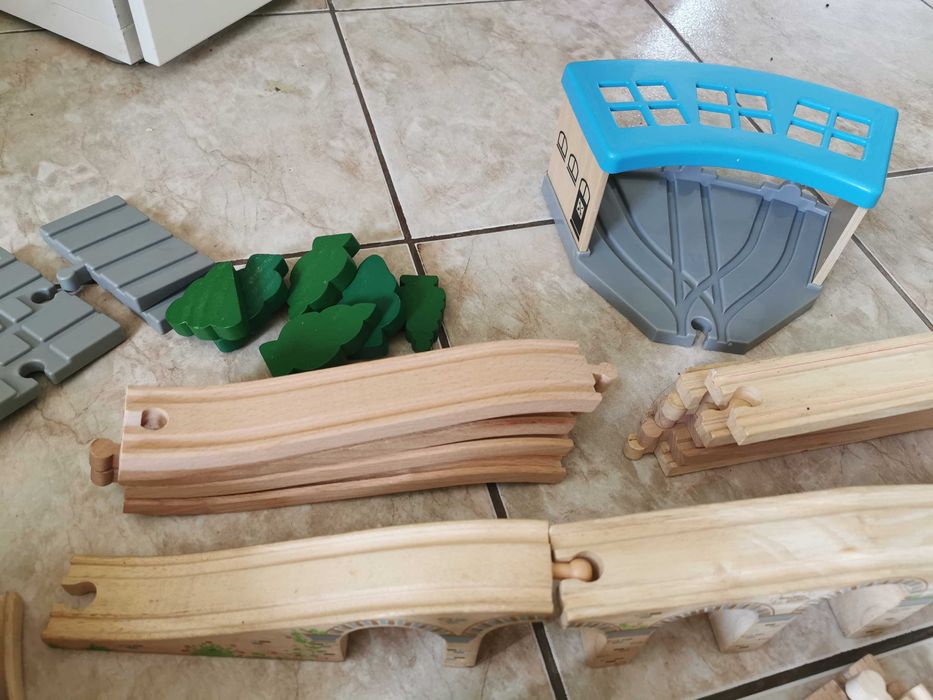 6kg de trenuri si sine de trenuri - jucarii pentru copii