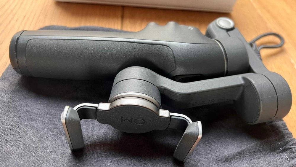 Sistem de stabilizare DJI Osmo Mobile 7P, Negru