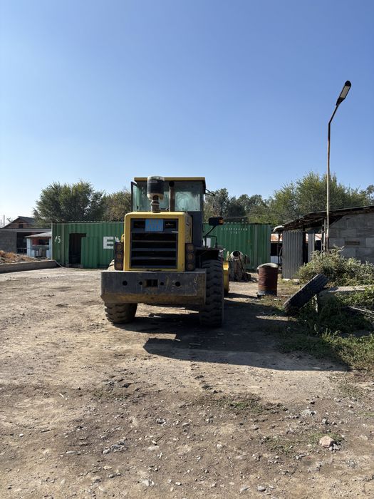 Продам отличный фронтальный погрузчик