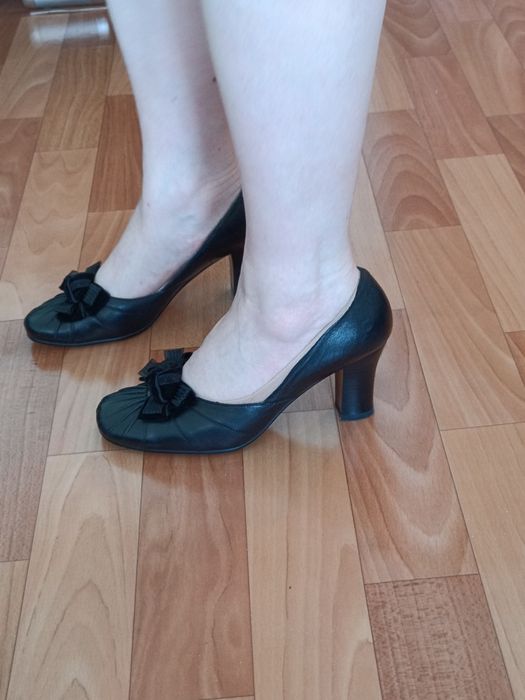 Продам туфли новые