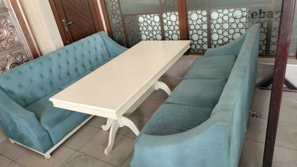 Yumshoq mebel hamda stol