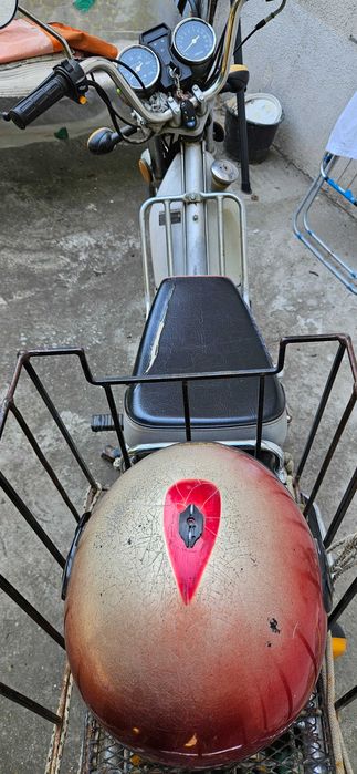 Vand Moped Curier