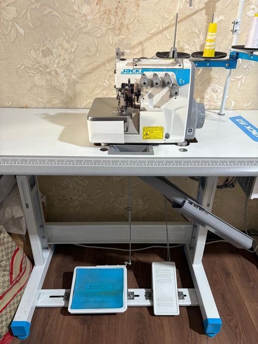 Оверлок новый промышленный JackE3