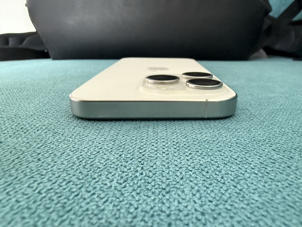 iPhone 15 Pro *E-SIM* 256Gb Много запазен!