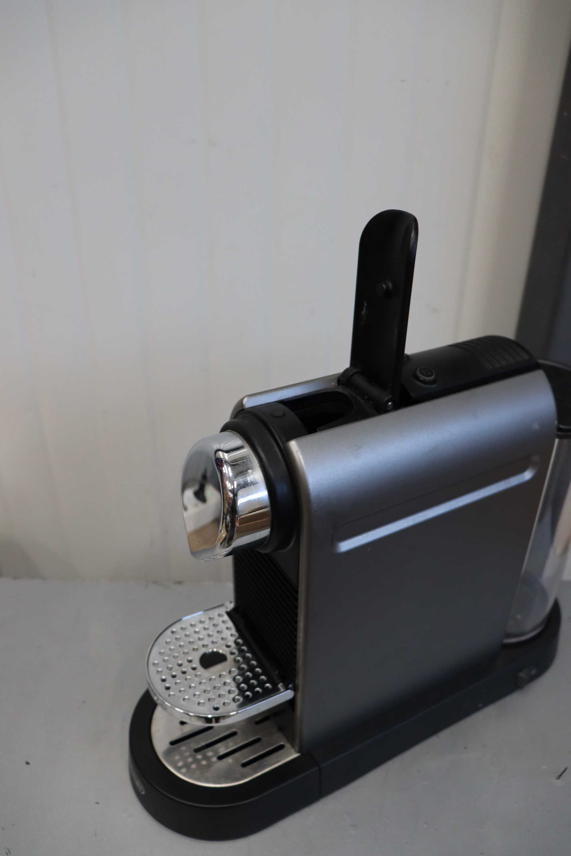 Кафемашина с капсули Krups Nespresso XN7001, машина за еспресо