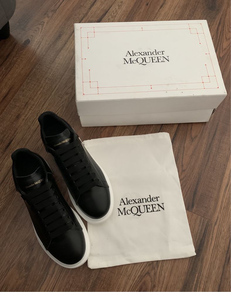 Alexander McQueen • STOC: 42,44 • Livrare 1-2 zile •