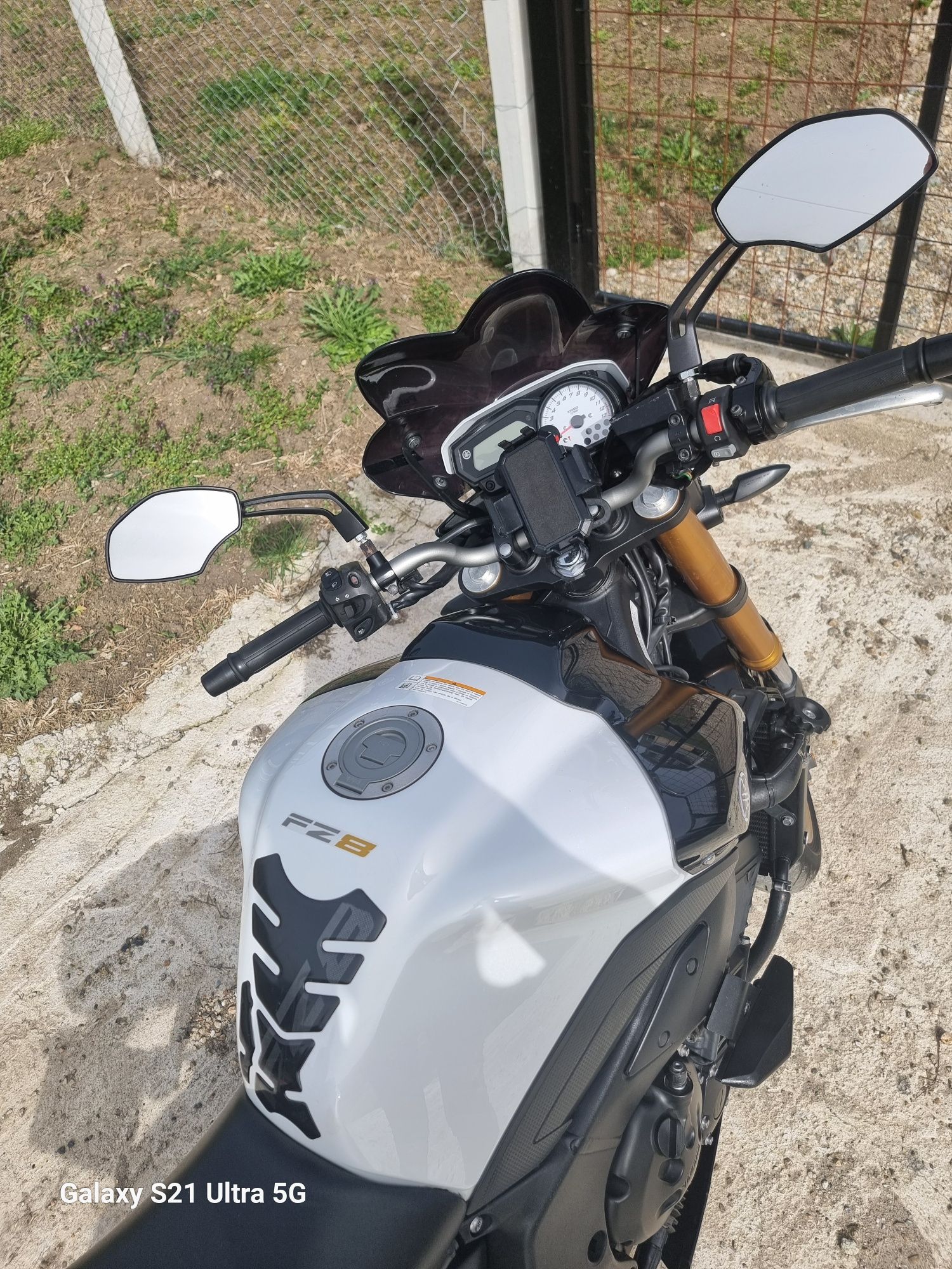 Vând motocicleta Yamaha RN8