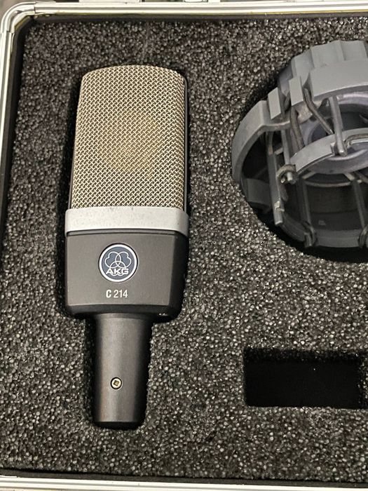 AKG C214

AKG C214 Студийный конденсаторный микрофон