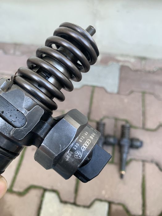 Помпа дюза 1.9 TDI 131 к.с. VW Audi seat