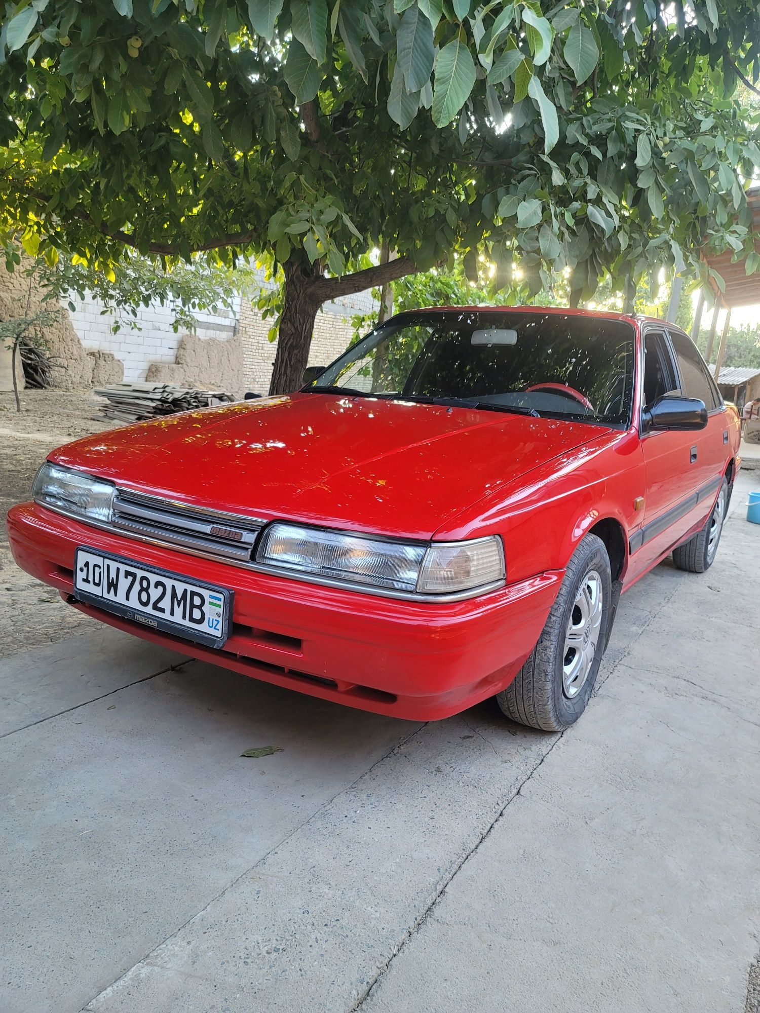 Mazda 626  sotiladi