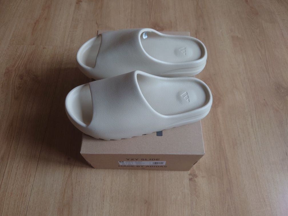 Yeezy Slides Bone