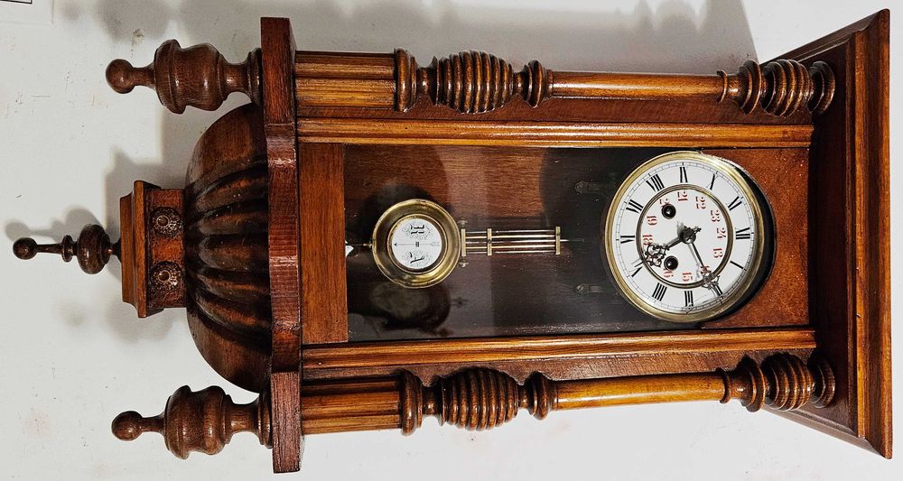 Ceas de perete cu pendula