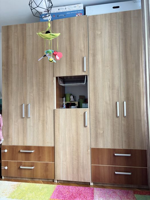 Vand dulap dimensiune 210x225cm