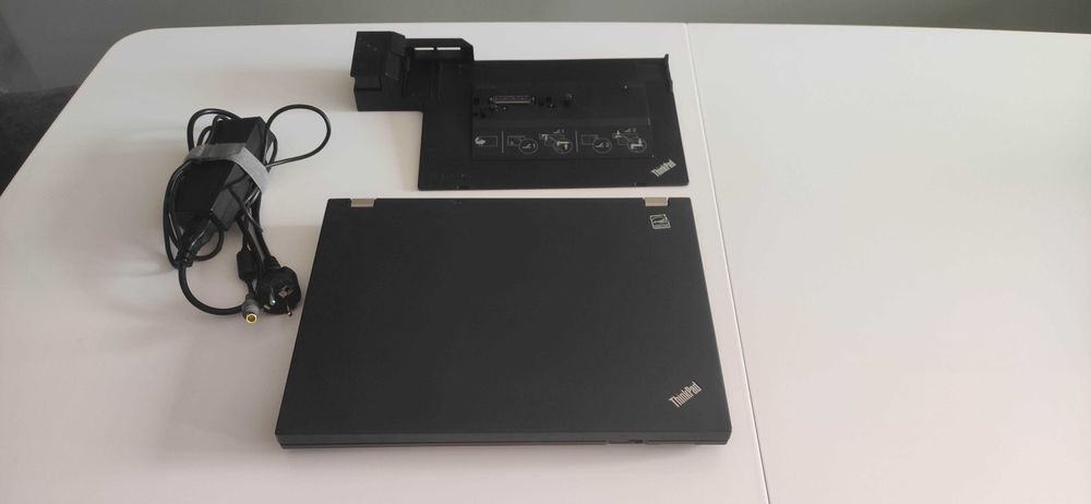 Lenovo T410 ThinkPad i5 8.0 RAM 256 SSD, docking station