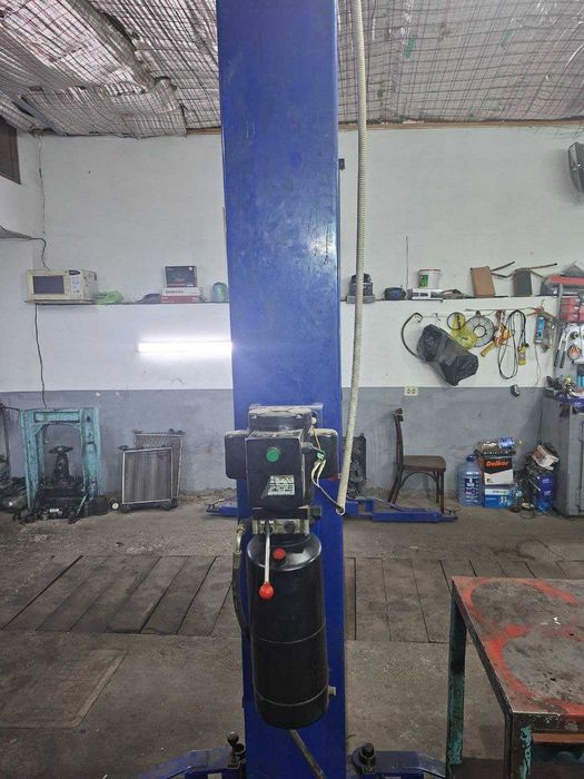 Подъемник машины, тиски слесарные, пресс, стол