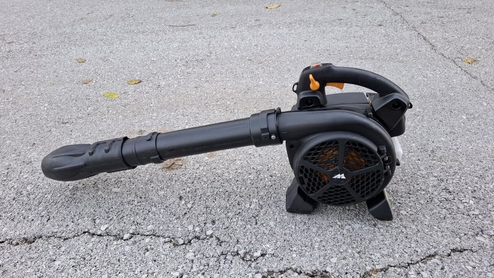 Бензинова духалка за листа