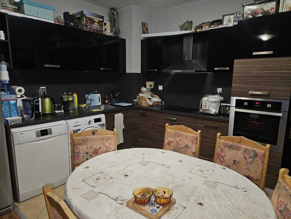 Продава се Тристаен апартамент в Пловдив, Кючук Париж - 105 кв.м за 1757 €/кв.м - Снимка #1