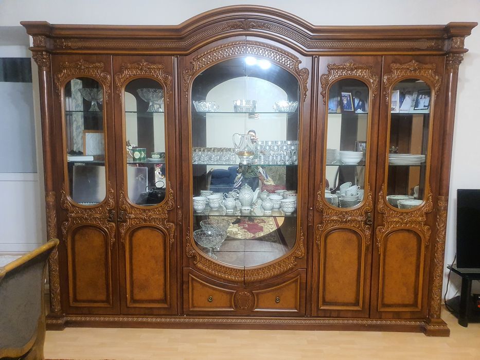 Сервант в гостиную