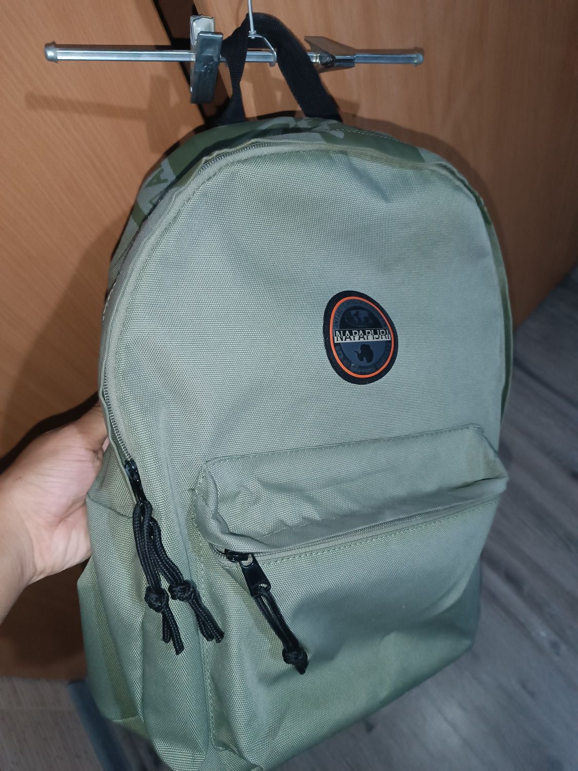 Продам рюкзак napapijri напапири