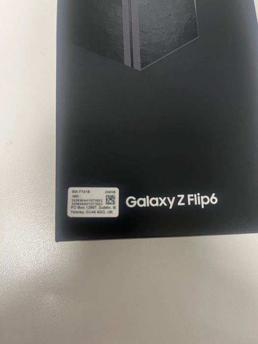 Samsung Galaxy ZFlip 6