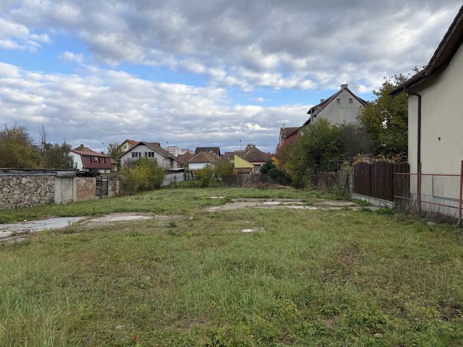 Teren Intravilan  900mp central str Eroilor