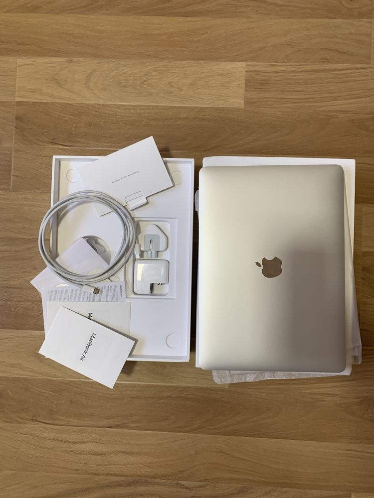 Apple MacBook Air 8/256 ideal