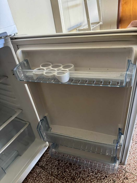 Хладилник с фризер Beko!