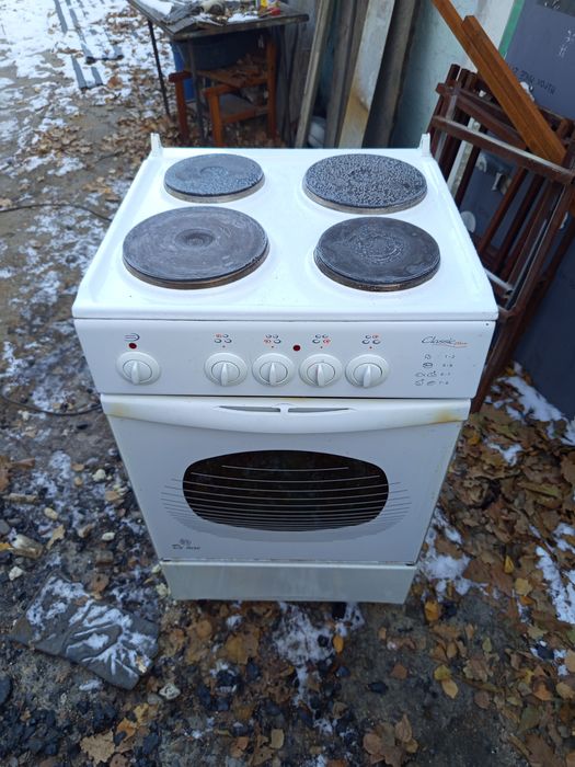 Отдам плиту, рабочая. Самовывоз.