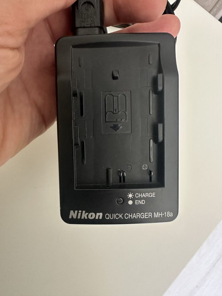 Nikon D50 със обектив и чанта